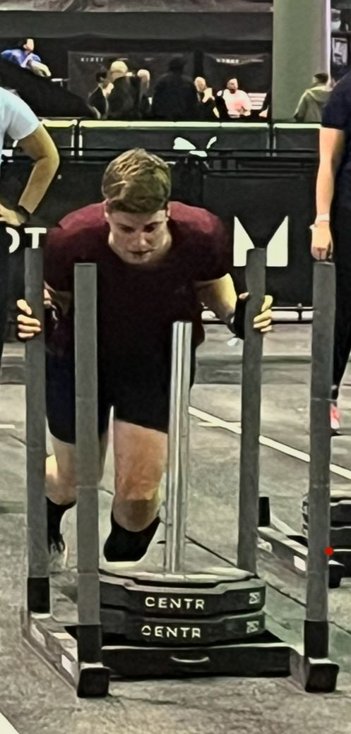 Profilbild von Marie – Trainerin bei HM32 mit Fokus auf Frauen- & Zyklus-basiertes Training